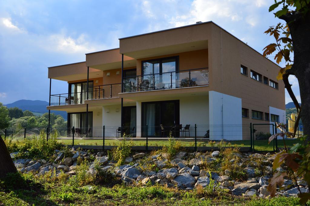 Apartmanovy Dom Krivan Bešeňová 外观 照片
